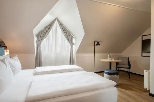 Premium Double Room (3 Adults)