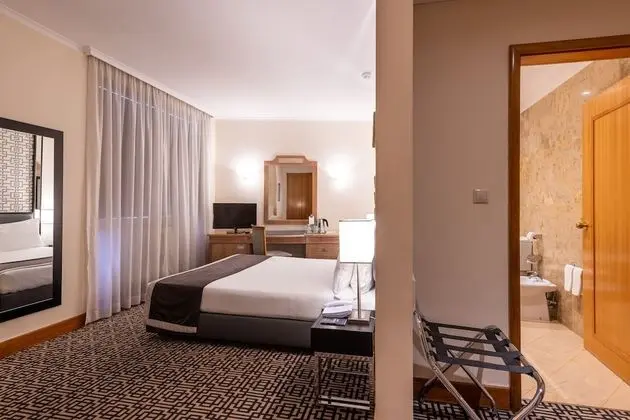 Üç Kişilik Oda