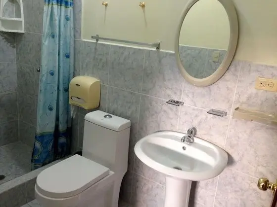 Tek Büyük Yataklı Oda, 1 Büyük (Queen) Boy Yatak, Özel Banyo, Zemin Kat
