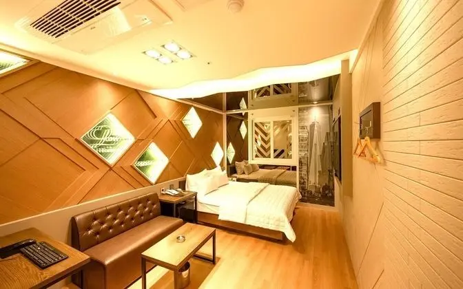 Oda (General Room A (65-inch TV))