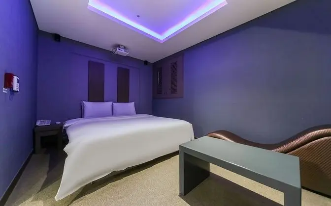 Oda (1 room 1 parking-screen movie room B )