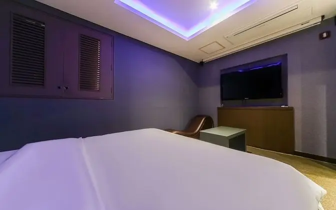 Oda (1 room 1 parking-screen movie room B )