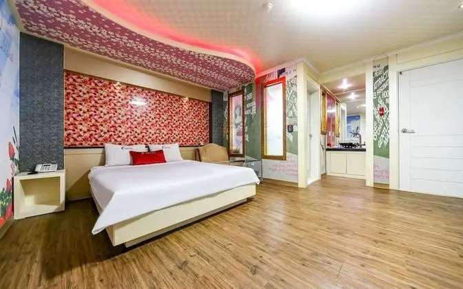 Oda (Special room (mirror room bicycle not)