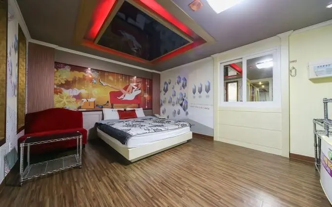 Oda (Special room (mirror room bicycle not)