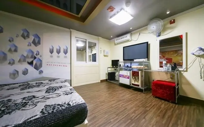 Oda (Special room (mirror room bicycle not)