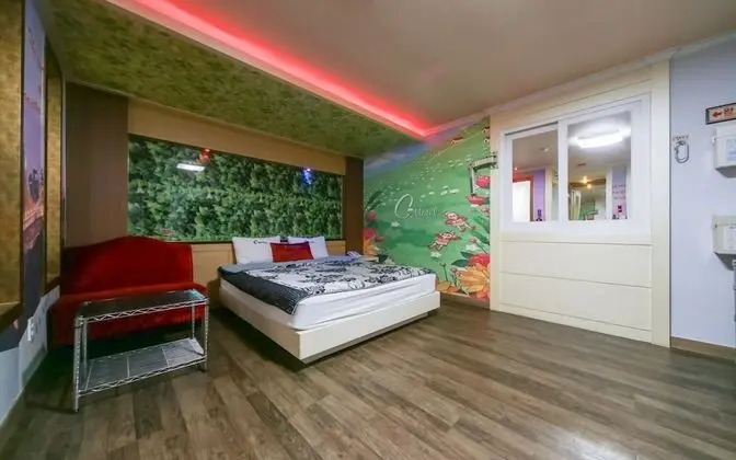 Oda (Special room (mirror room bicycle not)