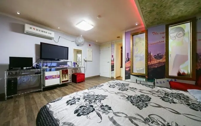 Oda (Special room (mirror room bicycle not)