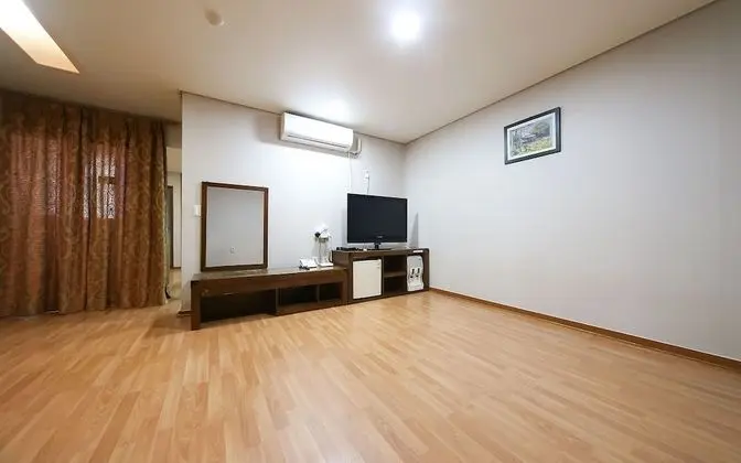 Oda (Ondol (Netflix viewing available))