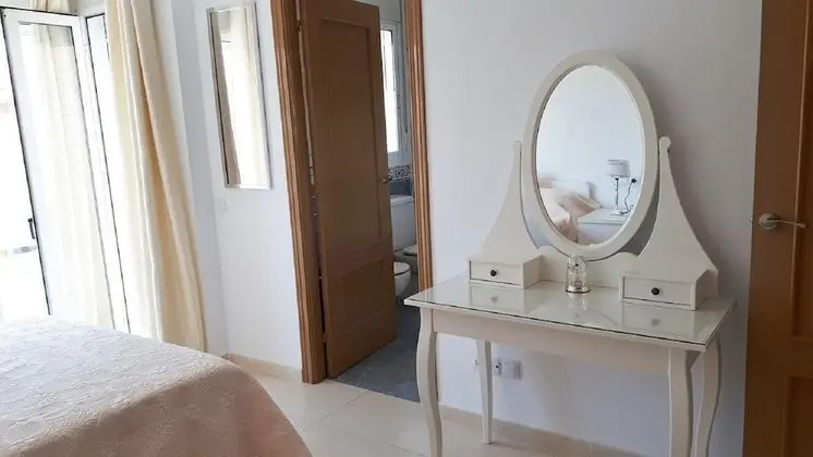 Villa, 4 Yatak Odası, Havuz Manzaralı