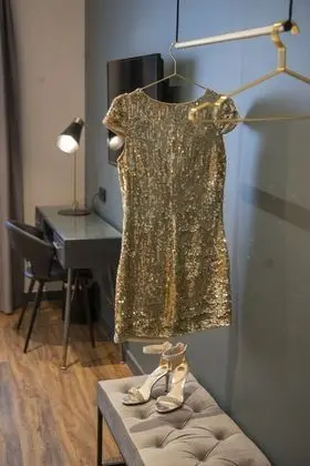City Tek Büyük Yataklı Oda