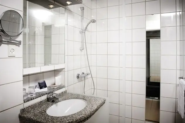 Family Tek Büyük veya İki Ayrı Yataklı Oda