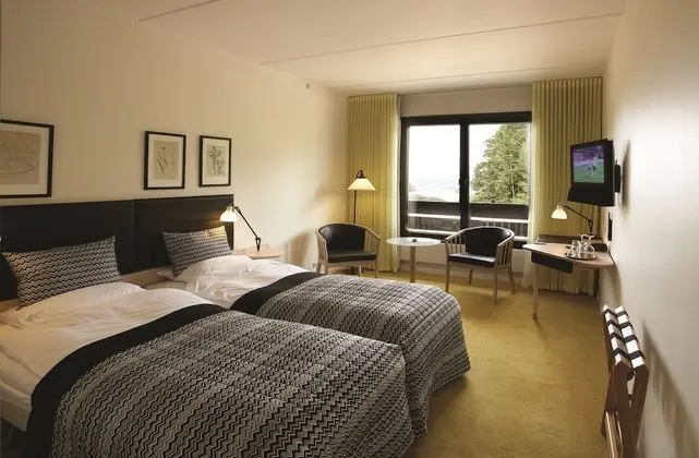 Tek Büyük Yataklı Oda, Kısmi Deniz Manzaralı