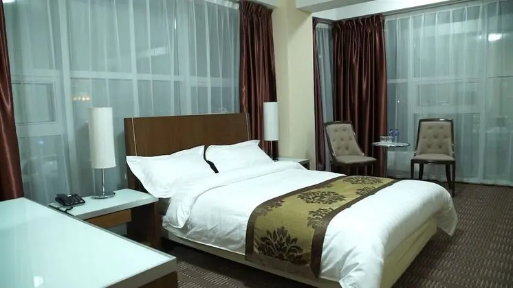 Oda, 1 Büyük (Queen) Boy Yatak