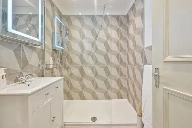 Deluxe Apart Daire, Banyolu/Duşlu