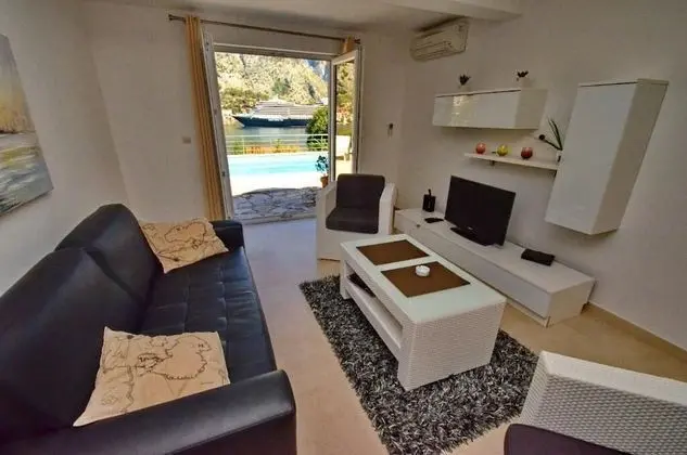 Comfort Apart Daire, Havuz Kullanımı, Koy Manzaralı