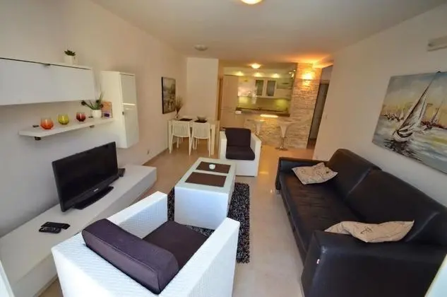 Comfort Apart Daire, Havuz Kullanımı, Koy Manzaralı