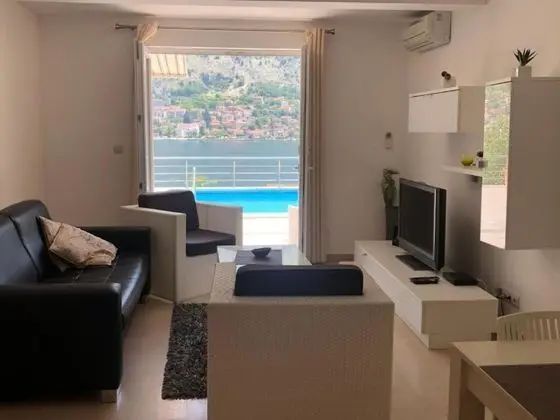 Standard Apart Daire, Havuz Kullanımı, Koy Manzaralı