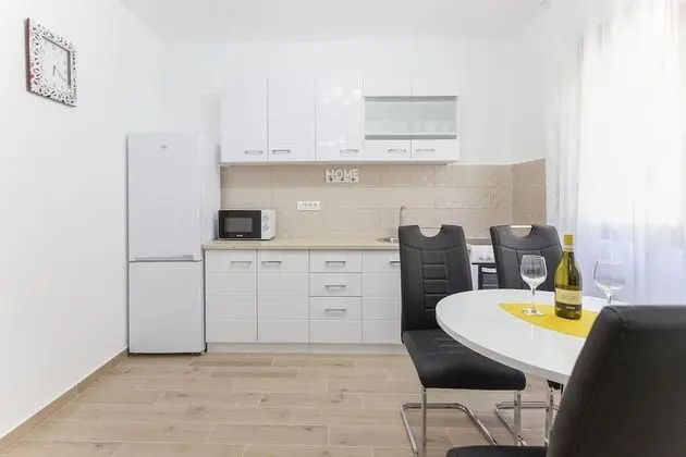 Comfort Apart Daire, Bahçe Manzaralı