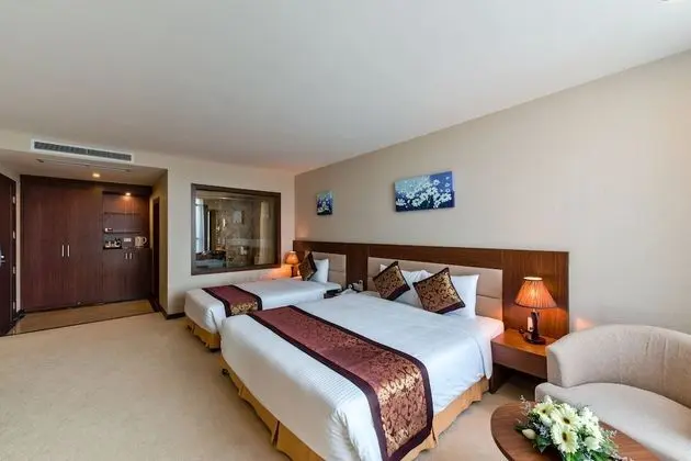 Deluxe Üç Kişilik Oda, Şehir Manzaralı