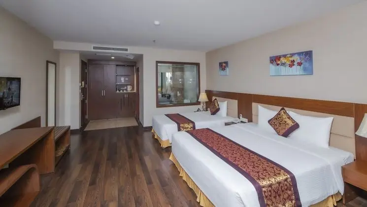 Deluxe Üç Kişilik Oda, Şehir Manzaralı