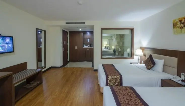 Deluxe Üç Kişilik Oda, Şehir Manzaralı