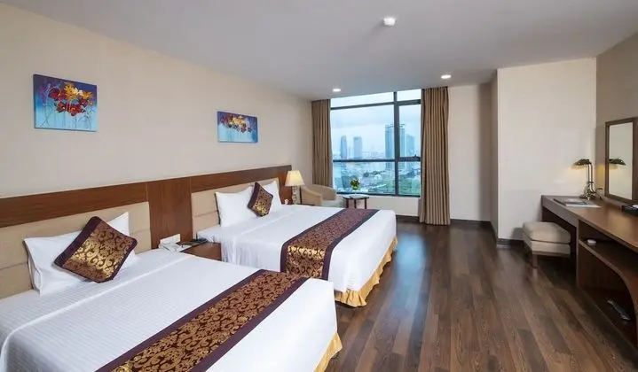 Deluxe Üç Kişilik Oda, Şehir Manzaralı