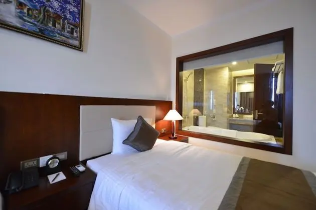 Deluxe Tek Büyük Yataklı Oda