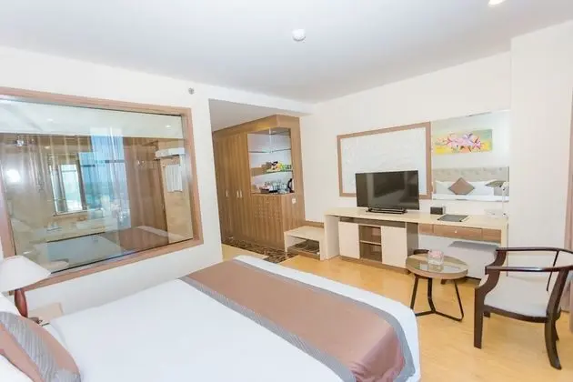 Deluxe King Room