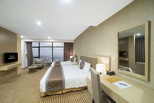 Deluxe Family Triple (1 king size bed and 1 single bed), Non Smoking, City View