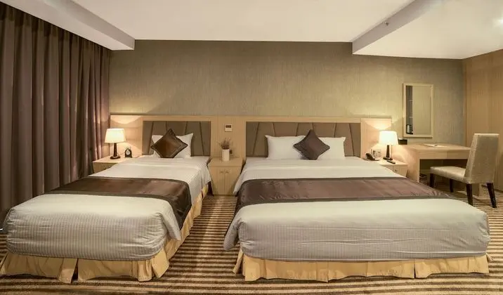 Deluxe Family Triple (1 king size bed and 1 single bed), Non Smoking, City View
