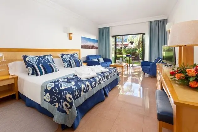 Superior Tek Büyük Yataklı Oda, 1 Yatak Odası, Balkon, Havuz Manzaralı