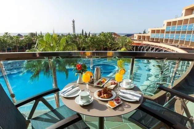 Superior Tek Büyük Yataklı Oda, Balkon, Okyanus Manzaralı