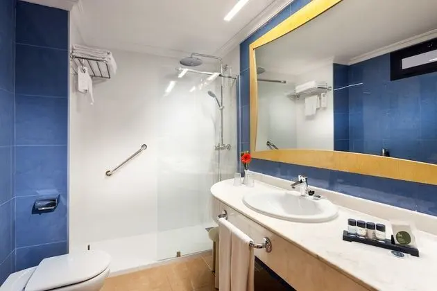 Superior Tek Büyük Yataklı Oda, Balkon, Okyanus Manzaralı