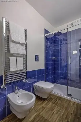 Deluxe Tek Büyük Yataklı Oda (Blu)