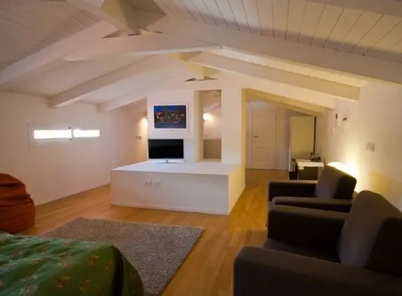 Standard Tek Büyük Yataklı Oda