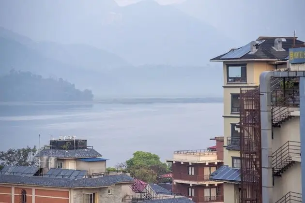 Deluxe Üç Kişilik Oda, Birden Çok Yatak, Balkon, Şehir Manzaralı