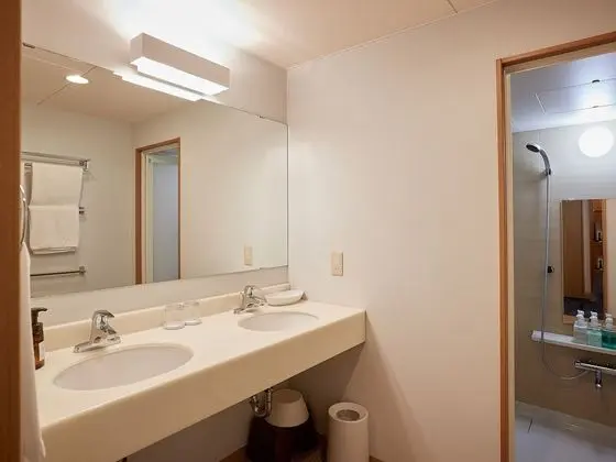 Standard Oda, Sigara İçilmez (Japanese Western Room, 42 m2)
