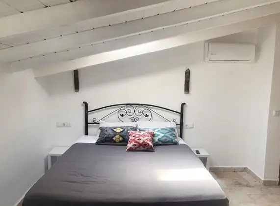 Çatı Katı Standart Oda, Dağ veya Havuz Manzaralı