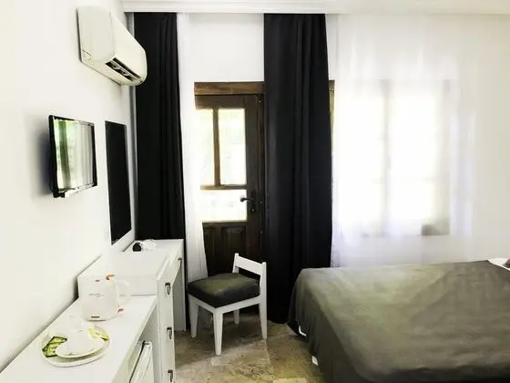 Standart Çift Kişik Oda Ek Yataklı (3 Kişilik) , Bahçe Manzaralı