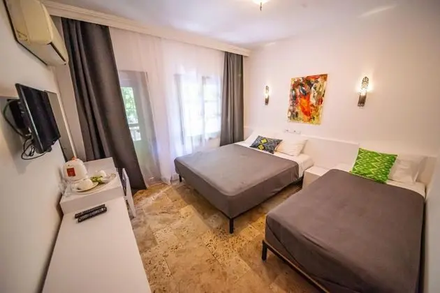 Standart Çift Kişik Oda Ek Yataklı (3 Kişilik) , Bahçe Manzaralı