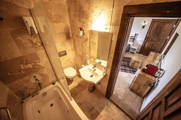 Suite, Havuz Manzaralı, Şömineli ve Jakuzili