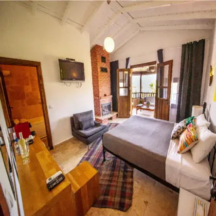 Suite, Havuz Manzaralı, Şömineli ve Jakuzili