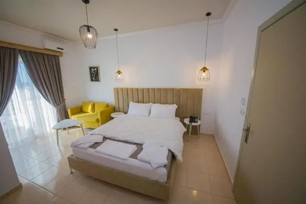 Tek Büyük Yataklı Oda, Balkon