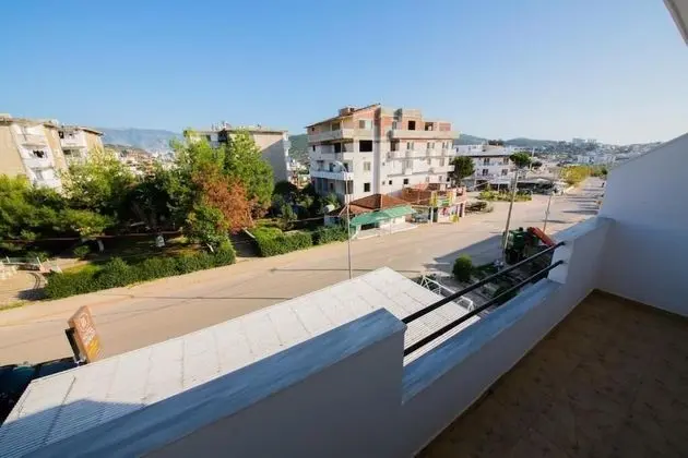 Tek Büyük Yataklı Oda, Balkon