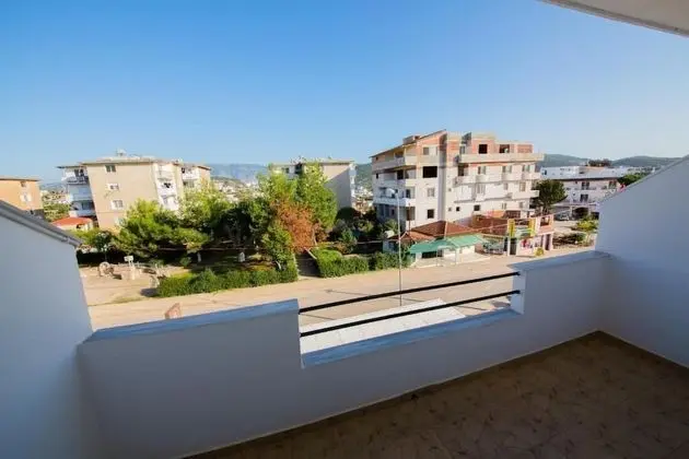 Üç Kişilik Oda, Balkon