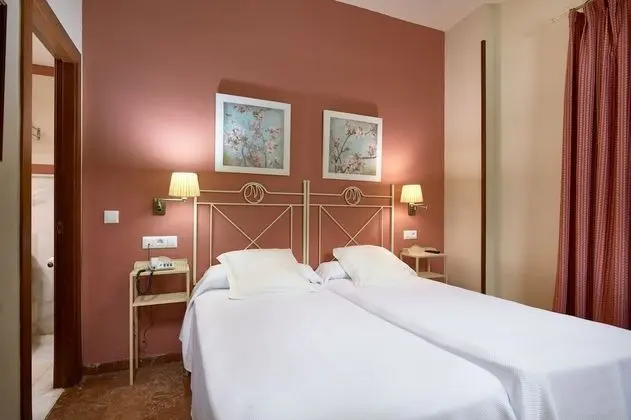 Tek Büyük Yataklı Oda (with extra bed)