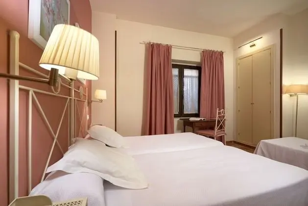 Tek Büyük Yataklı Oda (with extra bed)