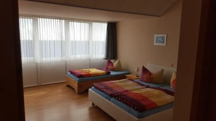 Üç Kişilik Oda