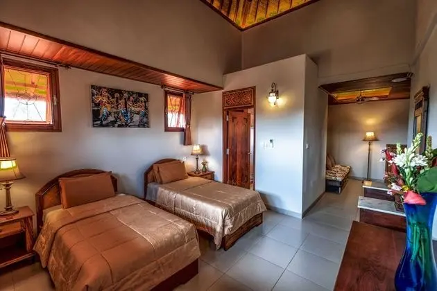 Oda (Papaya, Third Floor)