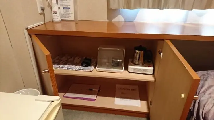 Tek Kişilik Oda, Sigara İçilebilir